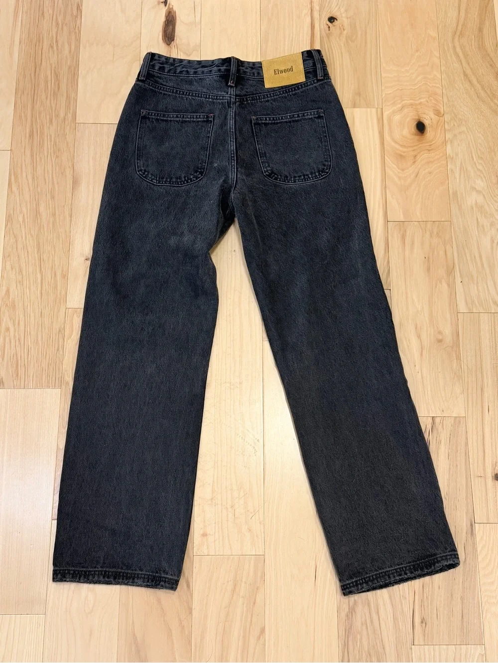 LIKE NEW Elwood Men’s Baggy Denim Pants in Washed Black